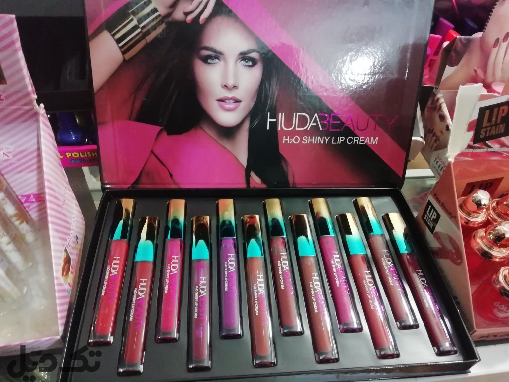 huda beauty h2o shiny lip cream